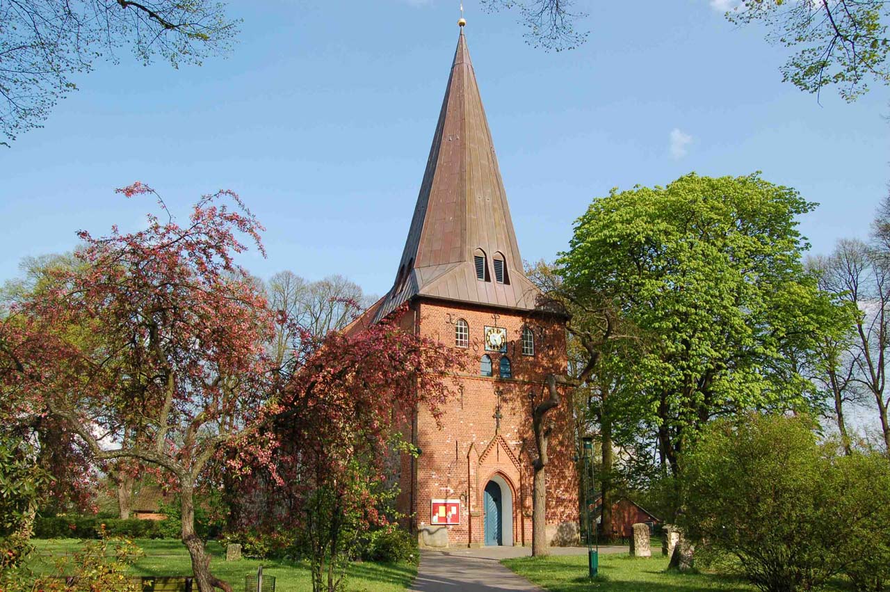 Bargteheider-Kirche-Frühling-01